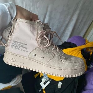 NIKE SF AIR FORCE 1 mid